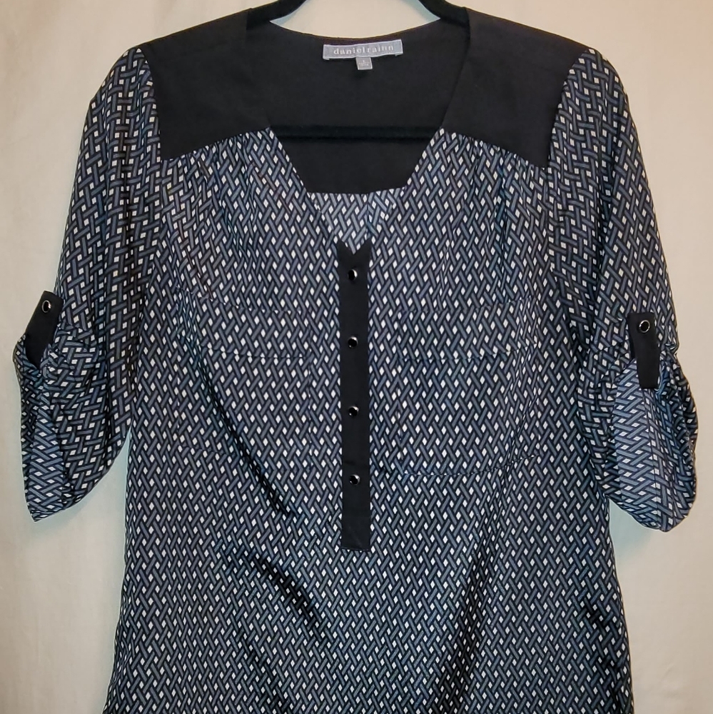 3/4 sleeve, hunter green/black/beige blouse